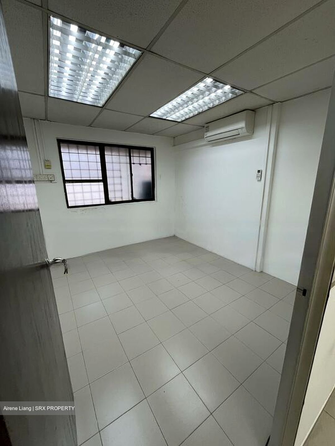 Macpherson Road (D13), Office #452058131